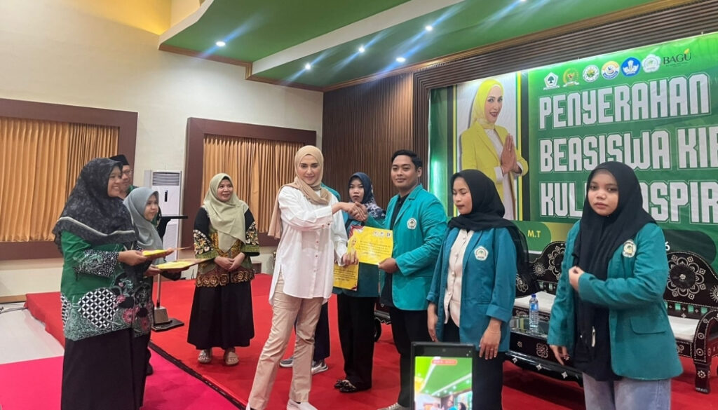 Gandeng Wakil Ketua DPR RI Sari Yuliati, UNIQHBA Salurkan Beasiswa KIP Kuliah Aspirasi untuk Mahasiswa Berprestasi
